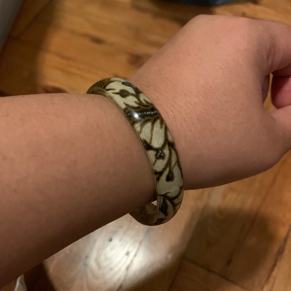 Assorted bracelets - Picture 4 of 8